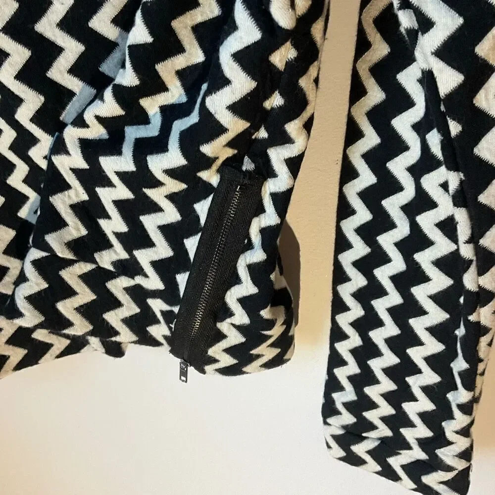 H by Bordeaux ZigZag Boatneck Sweater, OS. Zipper detail at hips. Punk, goth